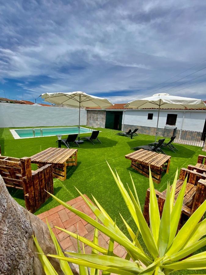 Complejo Rural Rincon Del Paraiso Valencia del Mombuey Exterior photo